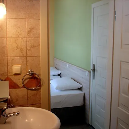 Denizhan Hotel *